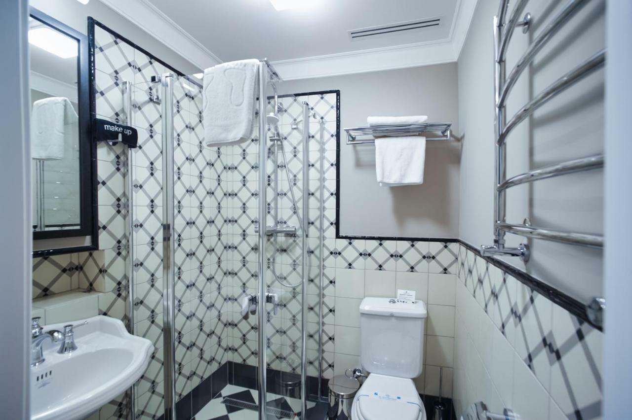 Sherlock Holmes Boutique Hotel Львов Экстерьер фото