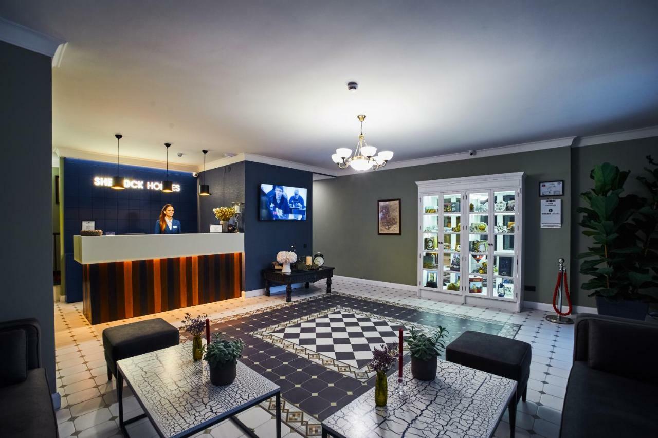 Sherlock Holmes Boutique Hotel Львов Экстерьер фото