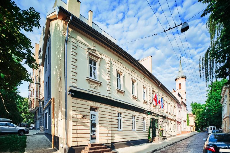 Sherlock Holmes Boutique Hotel Львов Экстерьер фото