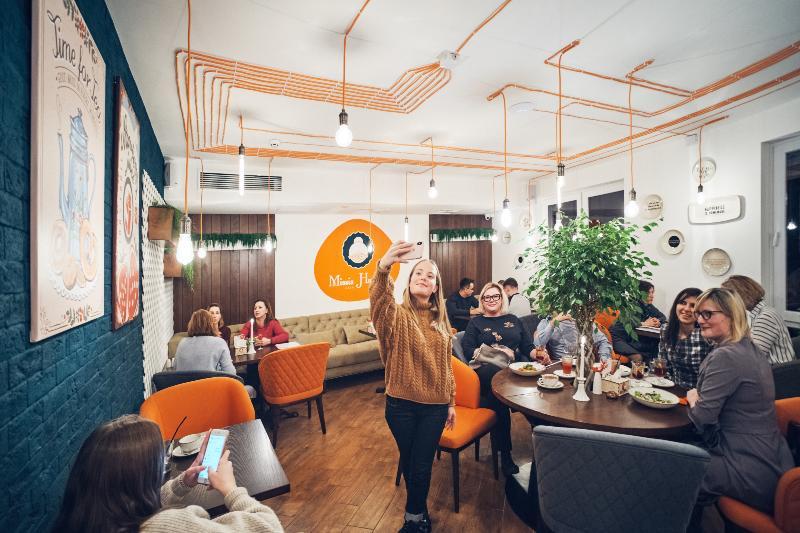 Sherlock Holmes Boutique Hotel Львов Экстерьер фото