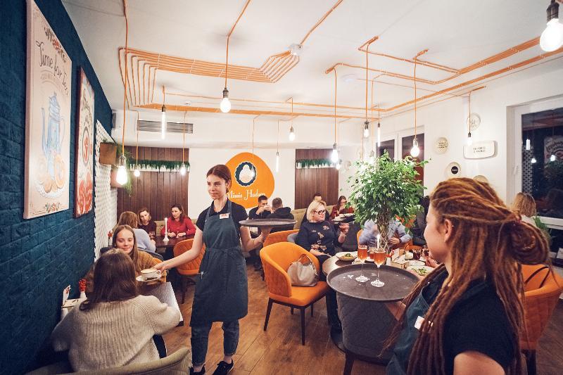 Sherlock Holmes Boutique Hotel Львов Экстерьер фото