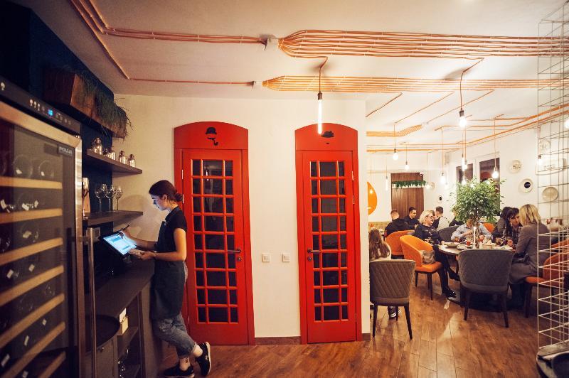 Sherlock Holmes Boutique Hotel Львов Экстерьер фото