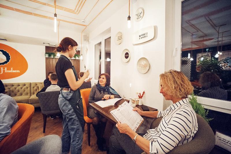 Sherlock Holmes Boutique Hotel Львов Экстерьер фото