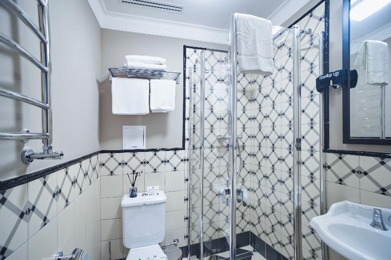 Sherlock Holmes Boutique Hotel Львов Экстерьер фото