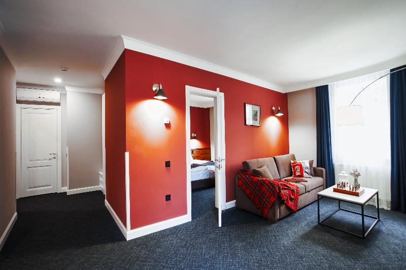 Sherlock Holmes Boutique Hotel Львов Экстерьер фото